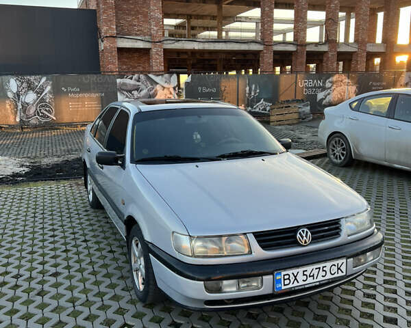 Серый Фольксваген Пассат, объемом двигателя 1.8 л и пробегом 231 тыс. км за 2900 $, фото 1 на Automoto.ua