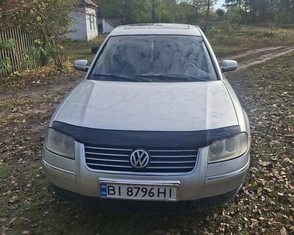 Серый Фольксваген Пассат, объемом двигателя 2.3 л и пробегом 260 тыс. км за 4500 $, фото 1 на Automoto.ua