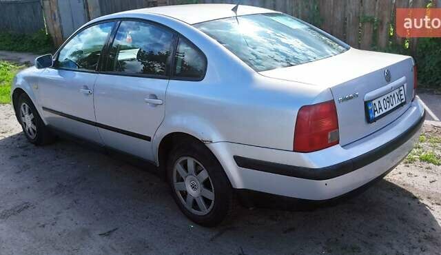 Серый Фольксваген Пассат, объемом двигателя 1.78 л и пробегом 371 тыс. км за 2300 $, фото 1 на Automoto.ua