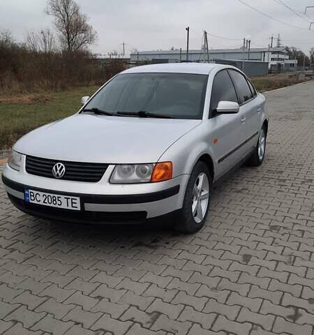 Серый Фольксваген Пассат, объемом двигателя 1.6 л и пробегом 380 тыс. км за 2650 $, фото 1 на Automoto.ua