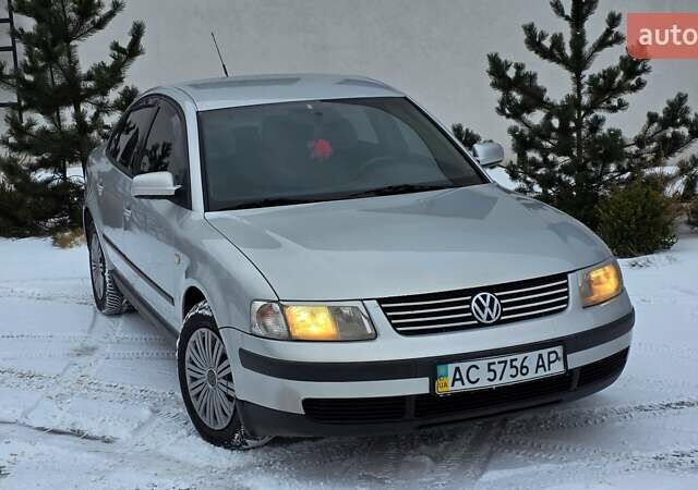 Серый Фольксваген Пассат, объемом двигателя 1.8 л и пробегом 296 тыс. км за 3450 $, фото 1 на Automoto.ua