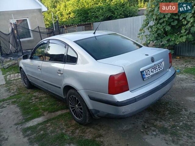 Серый Фольксваген Пассат, объемом двигателя 1.8 л и пробегом 330 тыс. км за 2600 $, фото 1 на Automoto.ua