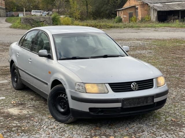 Сірий Фольксваген Пассат, об'ємом двигуна 1.6 л та пробігом 250 тис. км за 999 $, фото 1 на Automoto.ua