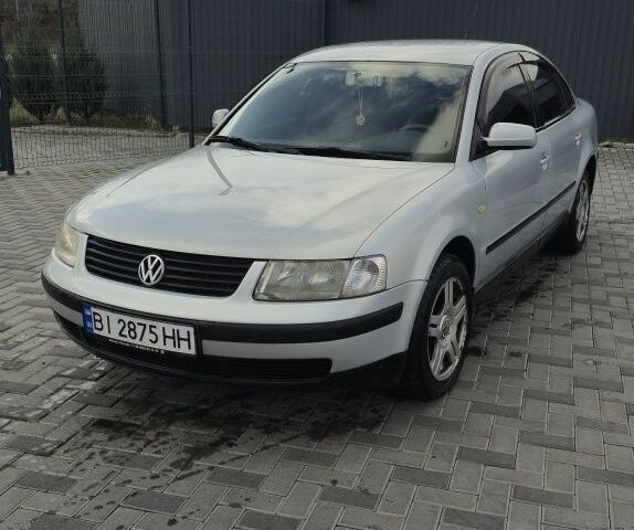 Серый Фольксваген Пассат, объемом двигателя 1.8 л и пробегом 340 тыс. км за 3590 $, фото 1 на Automoto.ua