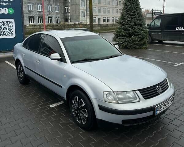 Серый Фольксваген Пассат, объемом двигателя 1.78 л и пробегом 300 тыс. км за 2600 $, фото 1 на Automoto.ua