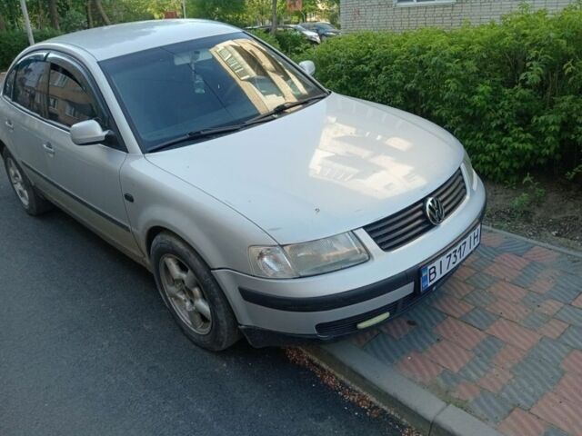 Серый Фольксваген Пассат, объемом двигателя 1.8 л и пробегом 380 тыс. км за 3800 $, фото 1 на Automoto.ua