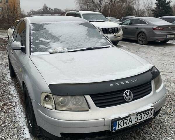 Сірий Фольксваген Пассат, об'ємом двигуна 2.5 л та пробігом 215 тис. км за 3150 $, фото 1 на Automoto.ua