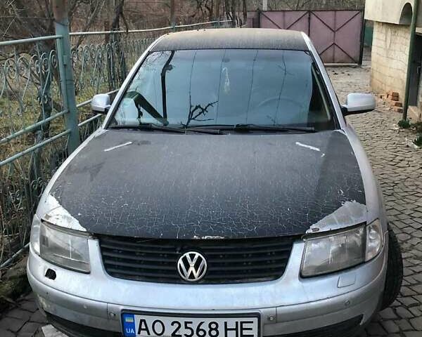 Сірий Фольксваген Пассат, об'ємом двигуна 2.5 л та пробігом 300 тис. км за 2400 $, фото 1 на Automoto.ua