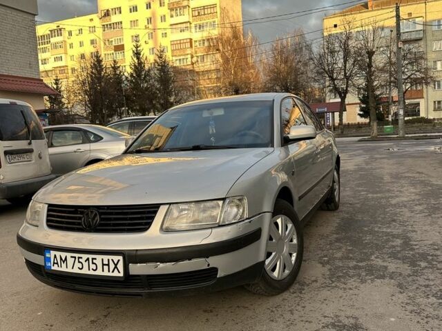 Серый Фольксваген Пассат, объемом двигателя 1.6 л и пробегом 250 тыс. км за 2900 $, фото 1 на Automoto.ua