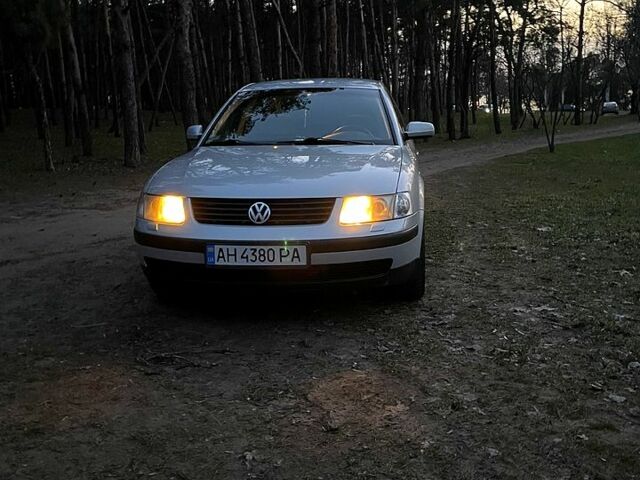 Серый Фольксваген Пассат, объемом двигателя 1.6 л и пробегом 336 тыс. км за 3800 $, фото 1 на Automoto.ua