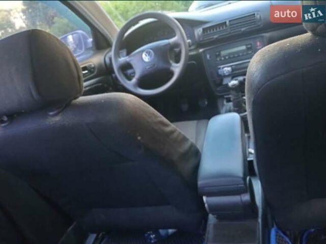 Серый Фольксваген Пассат, объемом двигателя 1.8 л и пробегом 380 тыс. км за 3800 $, фото 1 на Automoto.ua