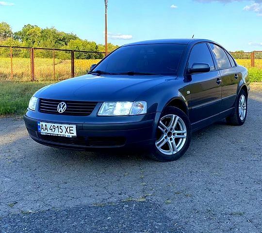 Сірий Фольксваген Пассат, об'ємом двигуна 1.6 л та пробігом 290 тис. км за 3300 $, фото 1 на Automoto.ua