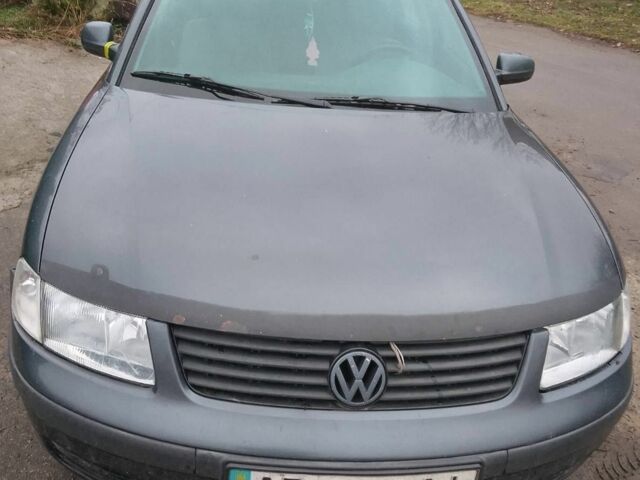 Серый Фольксваген Пассат, объемом двигателя 1.8 л и пробегом 200 тыс. км за 2500 $, фото 1 на Automoto.ua