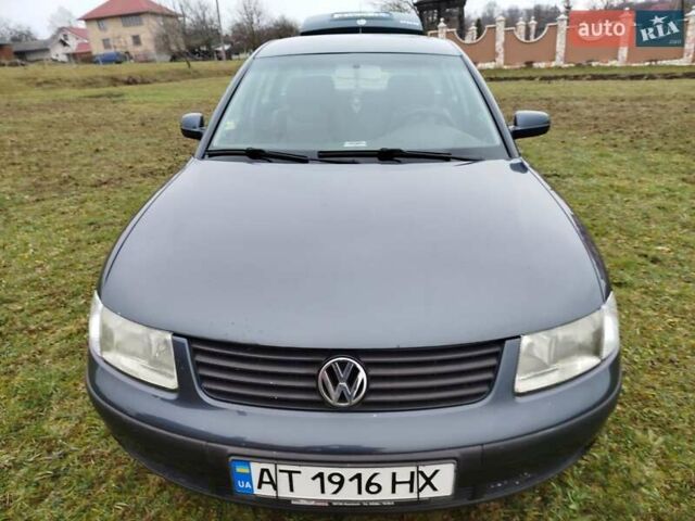 Серый Фольксваген Пассат, объемом двигателя 1.6 л и пробегом 289 тыс. км за 3999 $, фото 1 на Automoto.ua