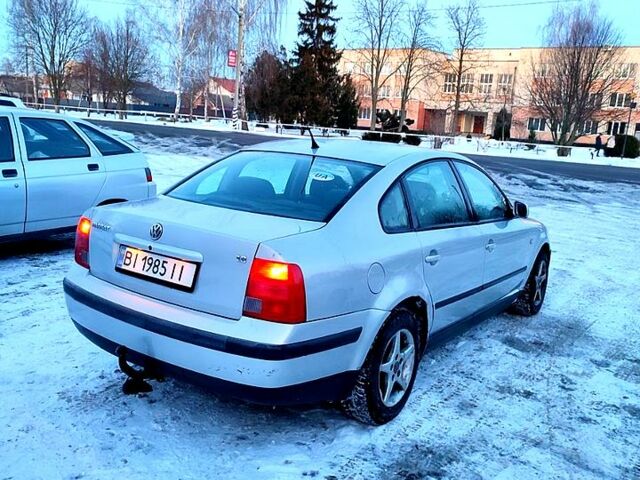 Серый Фольксваген Пассат, объемом двигателя 1.8 л и пробегом 300 тыс. км за 3000 $, фото 1 на Automoto.ua