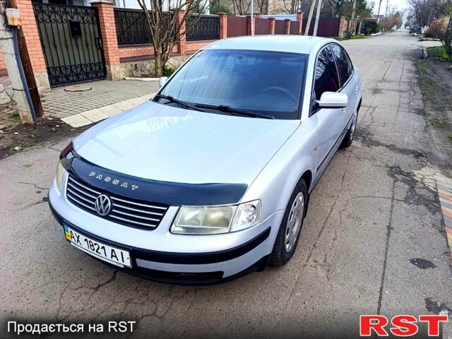 Серый Фольксваген Пассат, объемом двигателя 1.8 л и пробегом 280 тыс. км за 4200 $, фото 1 на Automoto.ua