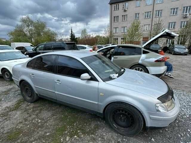 Серый Фольксваген Пассат, объемом двигателя 2.3 л и пробегом 20 тыс. км за 2841 $, фото 1 на Automoto.ua