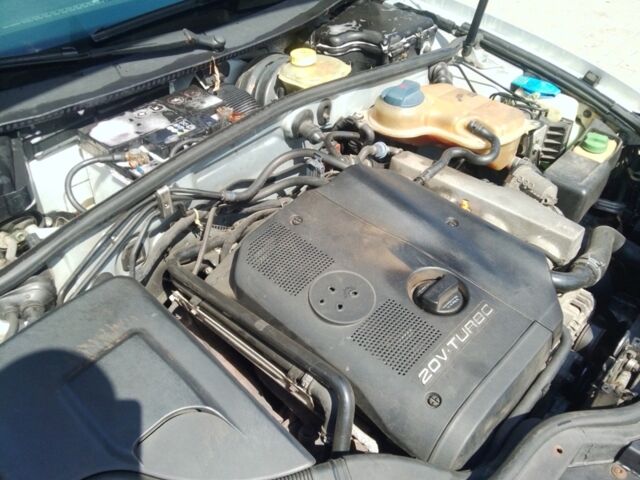 Серый Фольксваген Пассат, объемом двигателя 1.8 л и пробегом 265 тыс. км за 4000 $, фото 1 на Automoto.ua