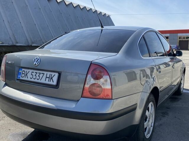 Серый Фольксваген Пассат, объемом двигателя 1.6 л и пробегом 336 тыс. км за 3600 $, фото 1 на Automoto.ua