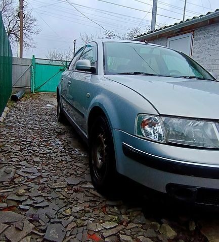 Серый Фольксваген Пассат, объемом двигателя 1.9 л и пробегом 346 тыс. км за 2700 $, фото 1 на Automoto.ua