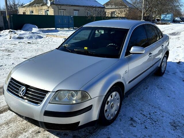 Серый Фольксваген Пассат, объемом двигателя 1.6 л и пробегом 219 тыс. км за 4650 $, фото 1 на Automoto.ua