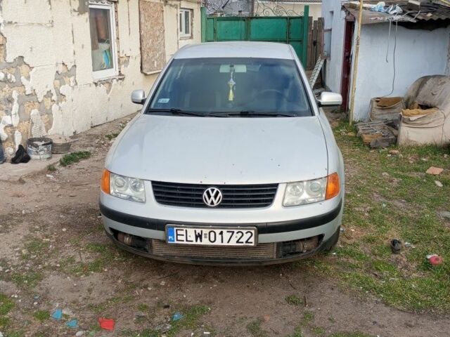 Серый Фольксваген Пассат, объемом двигателя 0 л и пробегом 420 тыс. км за 2000 $, фото 1 на Automoto.ua