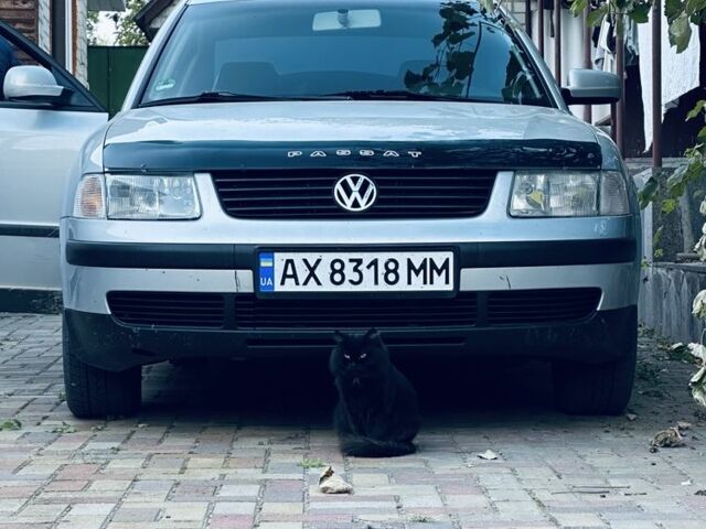 Серый Фольксваген Пассат, объемом двигателя 1.6 л и пробегом 235 тыс. км за 4500 $, фото 1 на Automoto.ua