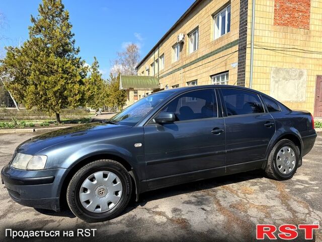 Серый Фольксваген Пассат, объемом двигателя 1.8 л и пробегом 250 тыс. км за 3800 $, фото 1 на Automoto.ua