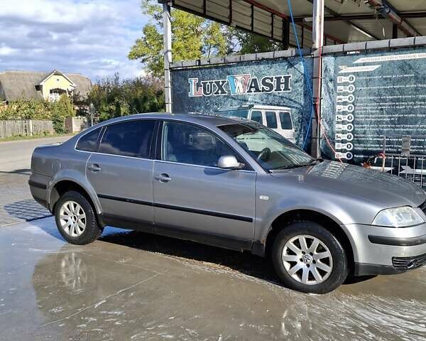 Серый Фольксваген Пассат, объемом двигателя 1.9 л и пробегом 290 тыс. км за 4797 $, фото 1 на Automoto.ua