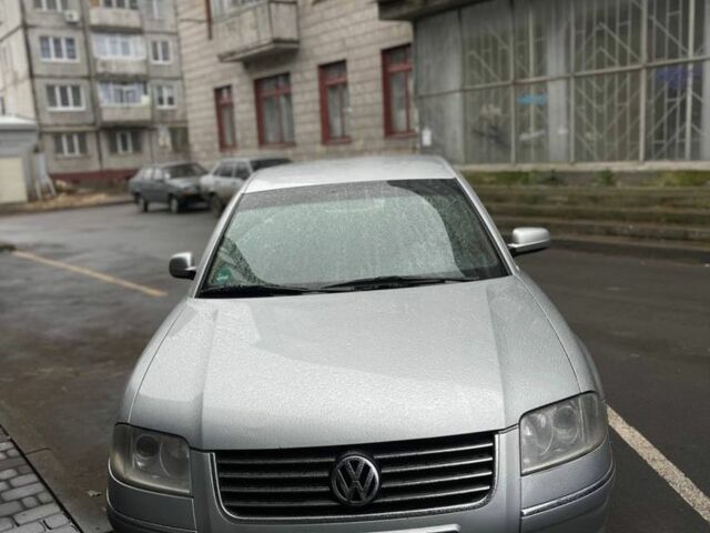 Серый Фольксваген Пассат, объемом двигателя 1.8 л и пробегом 310 тыс. км за 2500 $, фото 1 на Automoto.ua