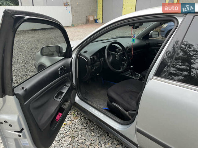 Серый Фольксваген Пассат, объемом двигателя 1.6 л и пробегом 290 тыс. км за 4600 $, фото 1 на Automoto.ua