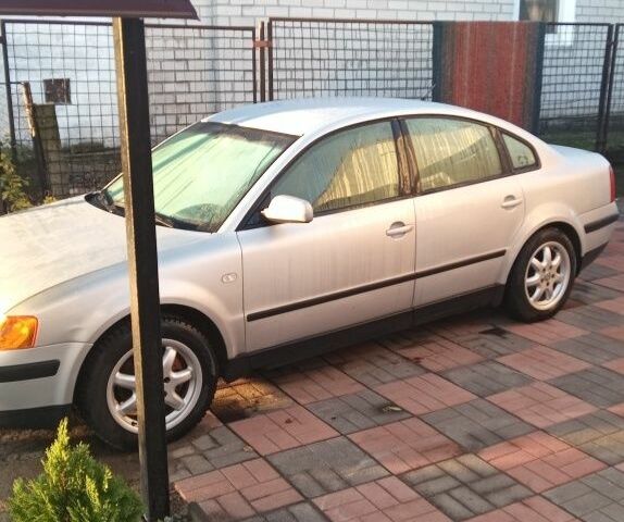 Сірий Фольксваген Пассат, об'ємом двигуна 1 л та пробігом 375 тис. км за 2200 $, фото 1 на Automoto.ua