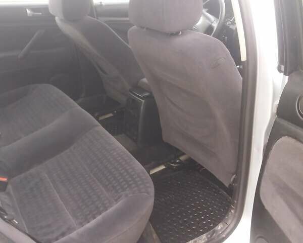 Серый Фольксваген Пассат, объемом двигателя 1.9 л и пробегом 350 тыс. км за 4600 $, фото 1 на Automoto.ua