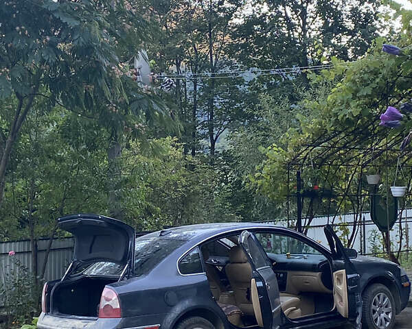 Серый Фольксваген Пассат, объемом двигателя 1.8 л и пробегом 250 тыс. км за 4750 $, фото 1 на Automoto.ua