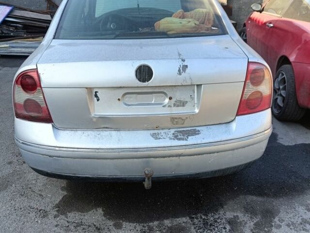 Серый Фольксваген Пассат, объемом двигателя 2.5 л и пробегом 200 тыс. км за 1081 $, фото 1 на Automoto.ua