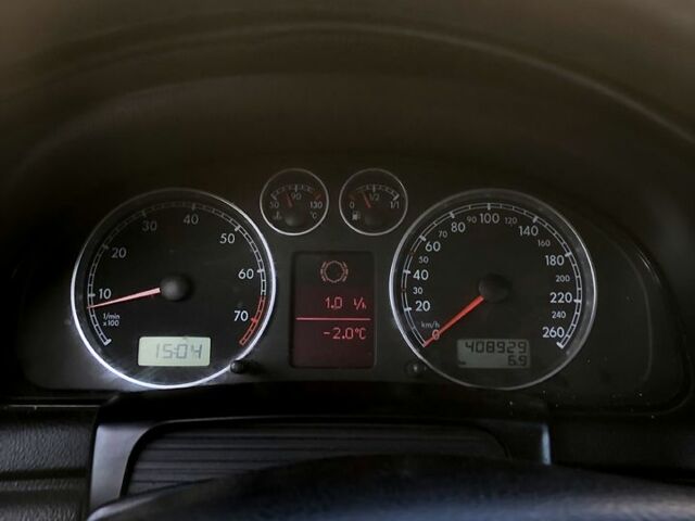 Серый Фольксваген Пассат, объемом двигателя 1.8 л и пробегом 409 тыс. км за 4500 $, фото 1 на Automoto.ua