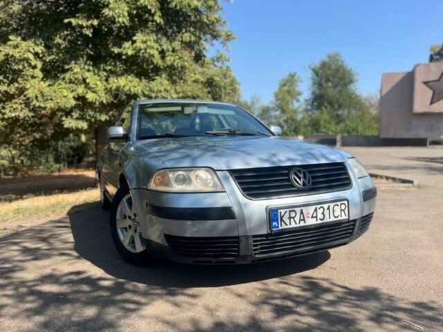 Серый Фольксваген Пассат, объемом двигателя 1.9 л и пробегом 395 тыс. км за 2200 $, фото 1 на Automoto.ua