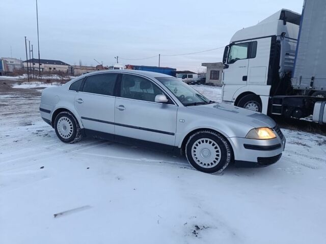 Сірий Фольксваген Пассат, об'ємом двигуна 1.6 л та пробігом 260 тис. км за 1450 $, фото 1 на Automoto.ua