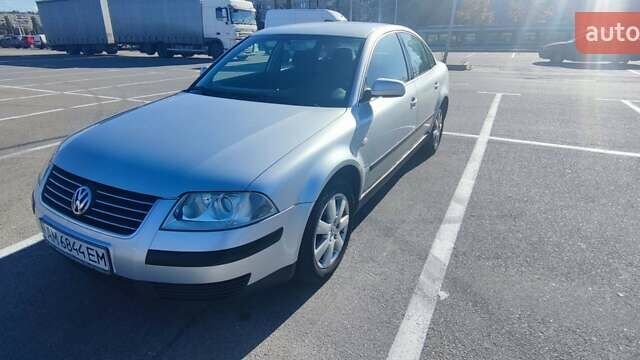 Сірий Фольксваген Пассат, об'ємом двигуна 1.6 л та пробігом 250 тис. км за 4400 $, фото 1 на Automoto.ua