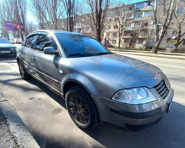 Серый Фольксваген Пассат, объемом двигателя 1.9 л и пробегом 350 тыс. км за 4600 $, фото 1 на Automoto.ua