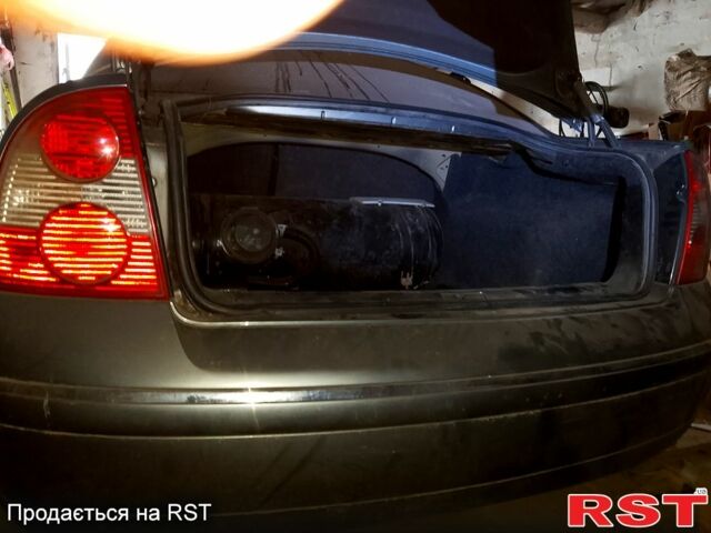 Сірий Фольксваген Пассат, об'ємом двигуна 1.8 л та пробігом 282 тис. км за 2600 $, фото 1 на Automoto.ua