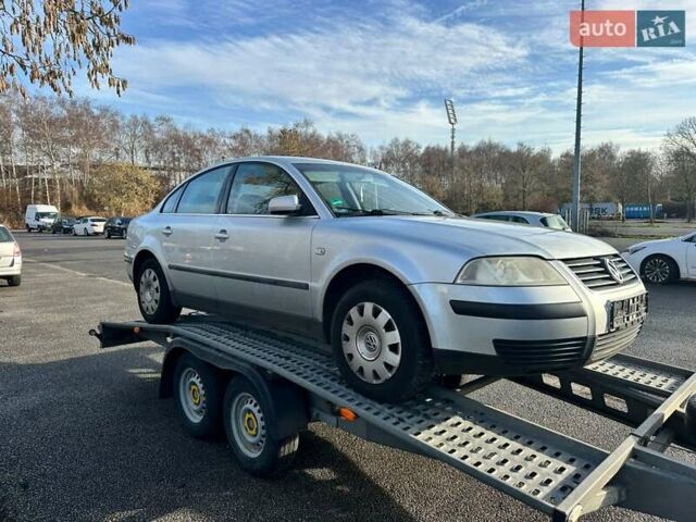 Сірий Фольксваген Пассат, об'ємом двигуна 1.6 л та пробігом 200 тис. км за 4800 $, фото 1 на Automoto.ua