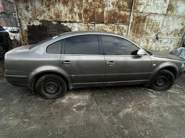 Сірий Фольксваген Пассат, об'ємом двигуна 1.8 л та пробігом 200 тис. км за 2500 $, фото 1 на Automoto.ua