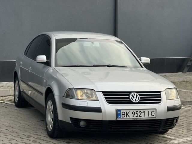 Серый Фольксваген Пассат, объемом двигателя 1.6 л и пробегом 228 тыс. км за 4999 $, фото 1 на Automoto.ua