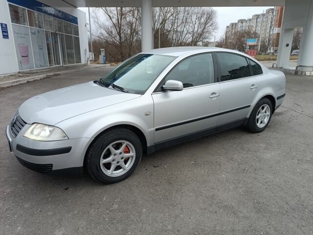 Серый Фольксваген Пассат, объемом двигателя 1.6 л и пробегом 217 тыс. км за 4350 $, фото 1 на Automoto.ua