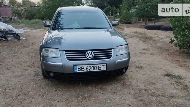 Серый Фольксваген Пассат, объемом двигателя 1.78 л и пробегом 290 тыс. км за 4500 $, фото 1 на Automoto.ua