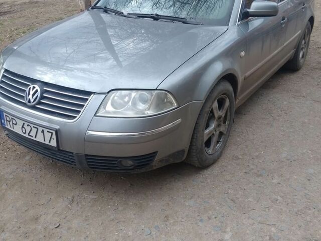 Сірий Фольксваген Пассат, об'ємом двигуна 2.5 л та пробігом 300 тис. км за 1800 $, фото 1 на Automoto.ua