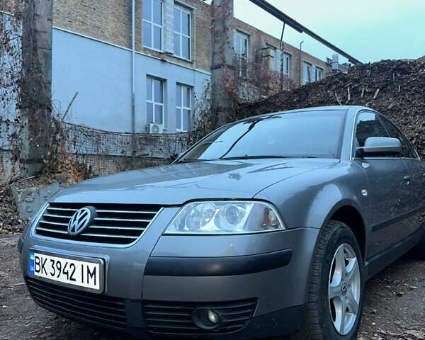 Серый Фольксваген Пассат, объемом двигателя 1.6 л и пробегом 286 тыс. км за 5200 $, фото 1 на Automoto.ua