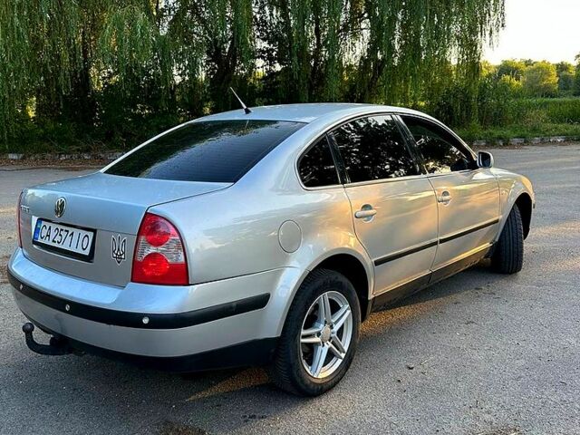 Серый Фольксваген Пассат, объемом двигателя 1.6 л и пробегом 206 тыс. км за 3800 $, фото 1 на Automoto.ua