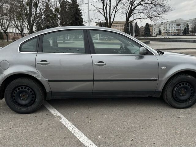 Сірий Фольксваген Пассат, об'ємом двигуна 0 л та пробігом 300 тис. км за 2316 $, фото 1 на Automoto.ua